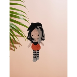 Peluche muñeca bruja hecho a mano a ganchillo (amigurumi). - Imagen 1