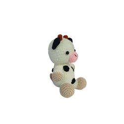 Peluche vaca hecha a mano a ganchillo (amigurumi). - Imagen 2