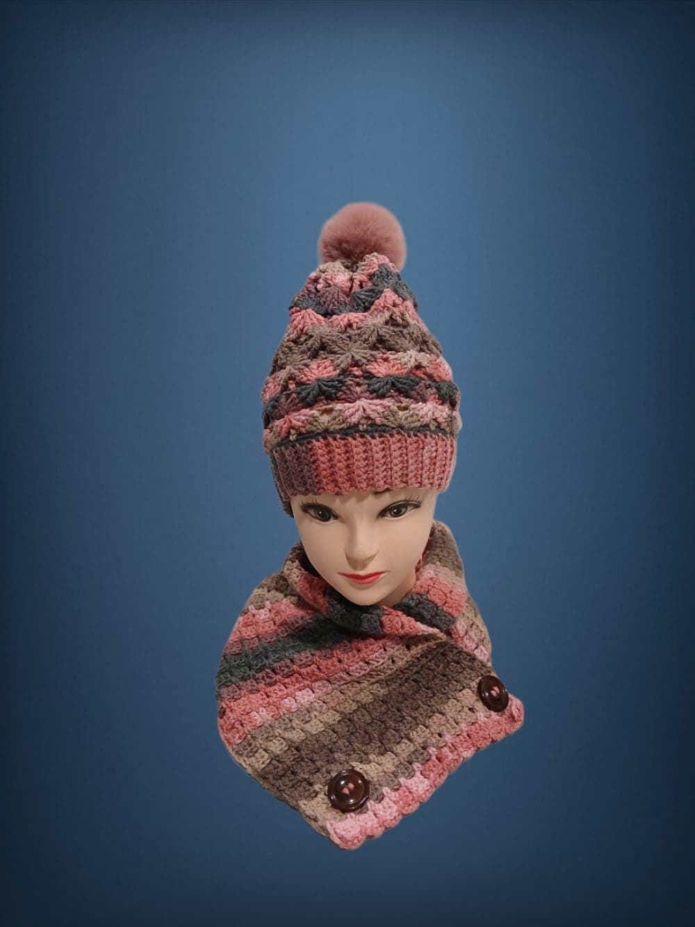 Conjunto gorro con pompón y cuello tonos rosa y gris hecho a mano a ganchillo-crochet (13) - Imagen 1