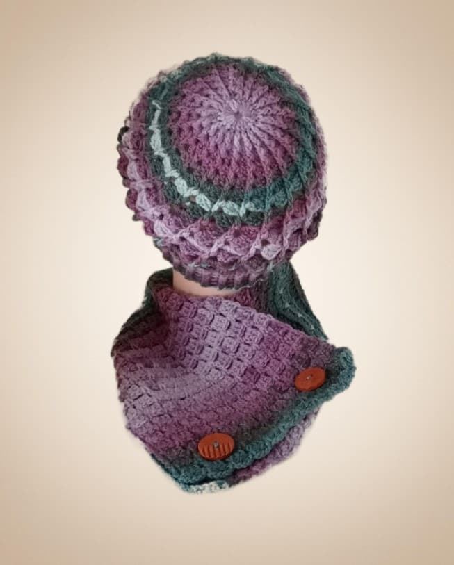 Conjunto gorro espiral, cuello o gorro individual jaspeado lila hecho a mano a ganchillo - Imagen 2