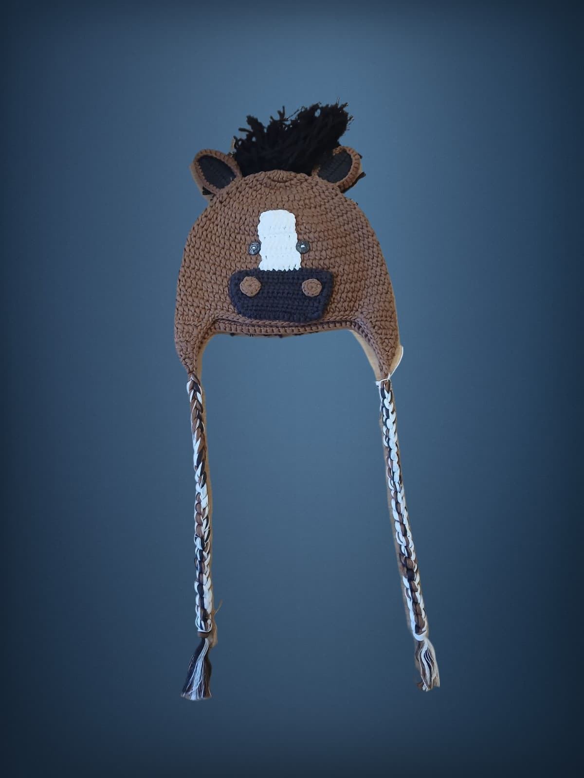 Gorro caballo hecho a mano a ganchillo. - Imagen 1