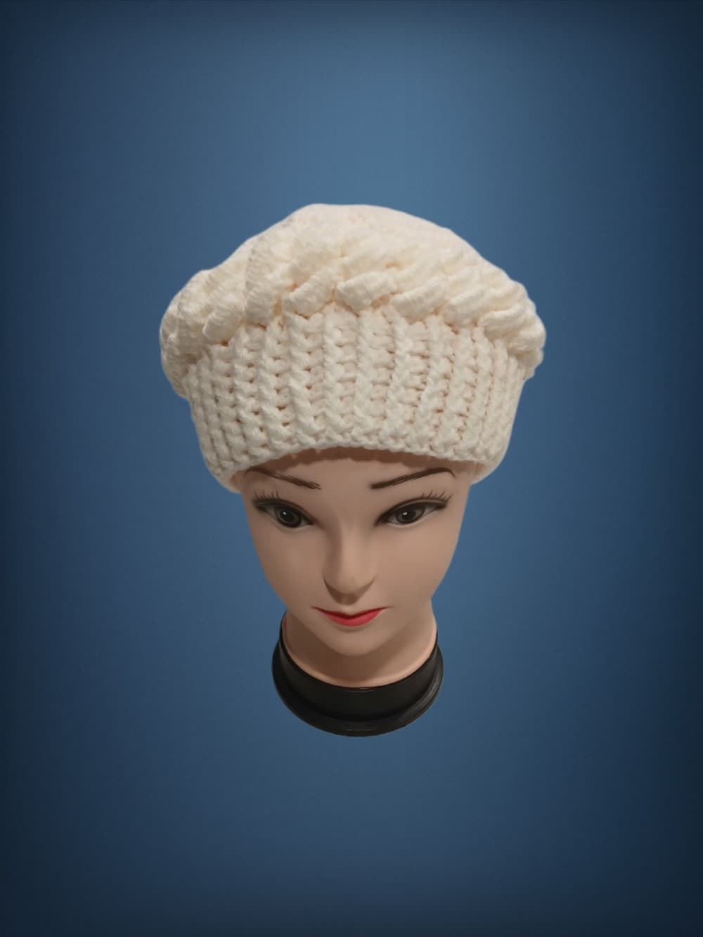 Gorro ondas blanco hecho a mano a ganchillo - Imagen 1