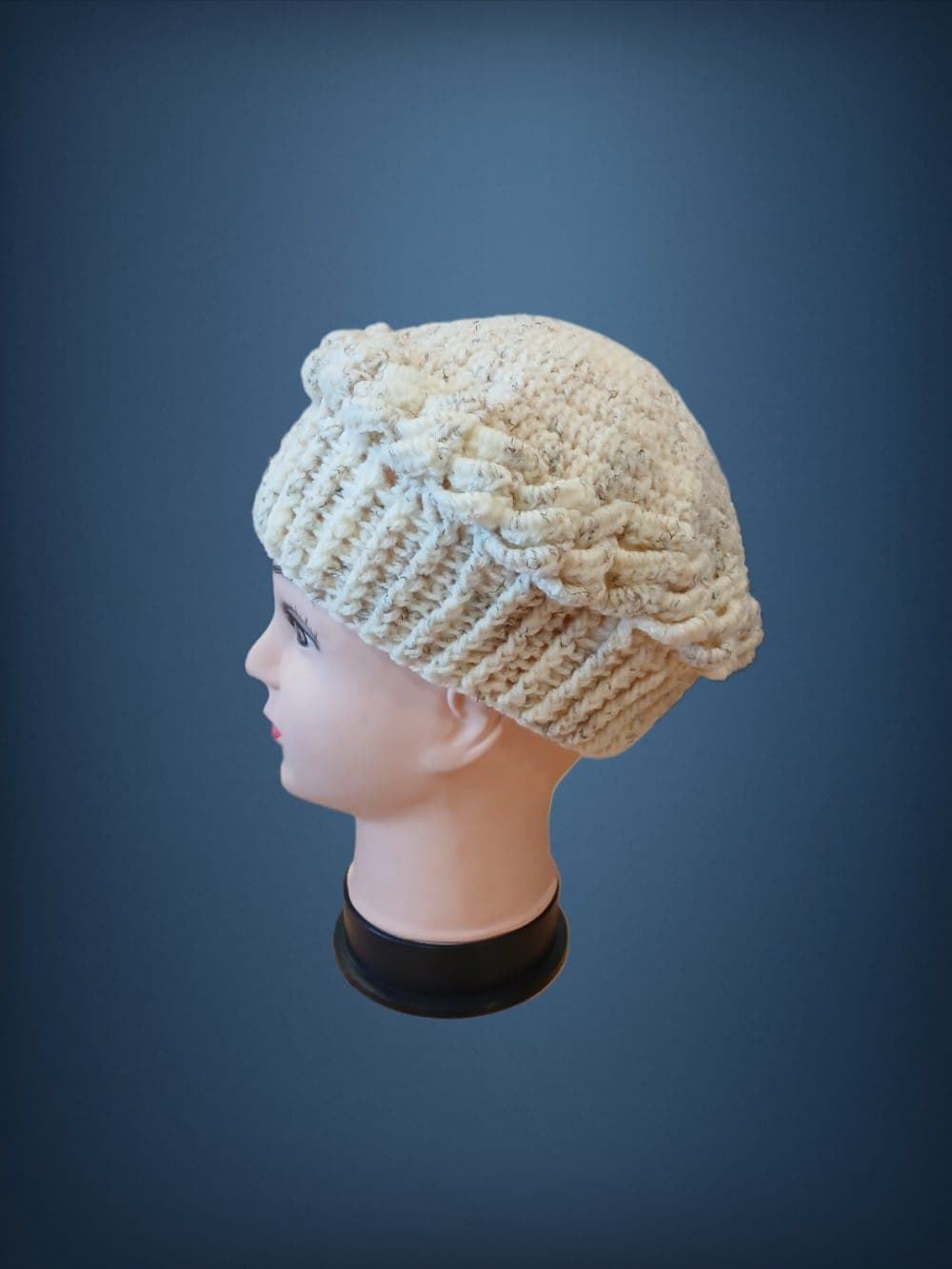 Gorro ondas jaspeado beige hecho a mano a ganchillo(5) - Imagen 2