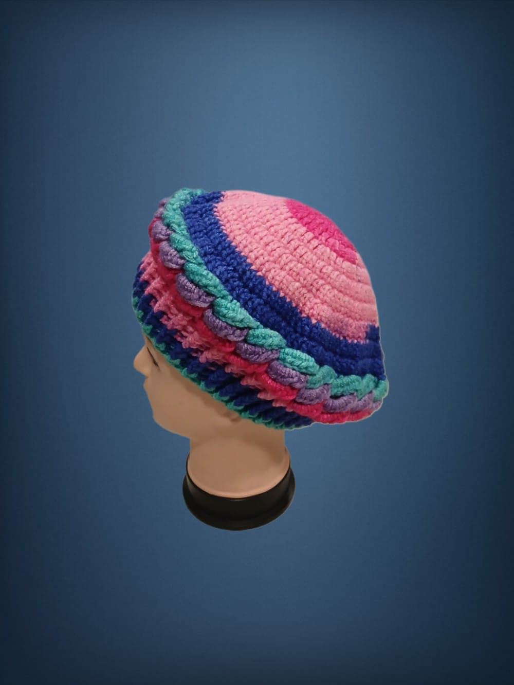 Gorro ondas tonos fucsia, rosa, azul hecho a mano a ganchillo - Imagen 3