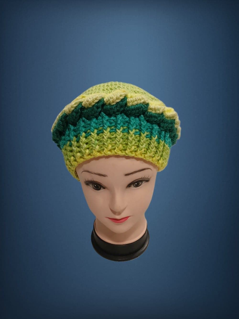 Gorro ondas tonos verdes hecho a mano a ganchillo (24) - Imagen 1