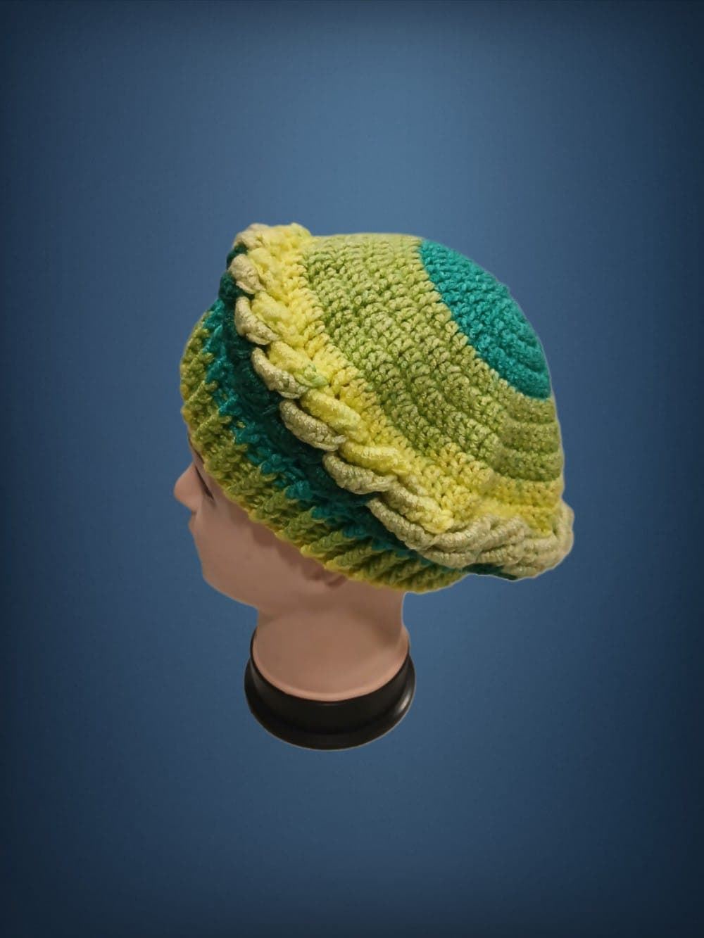 Gorro ondas tonos verdes hecho a mano a ganchillo (24) - Imagen 2