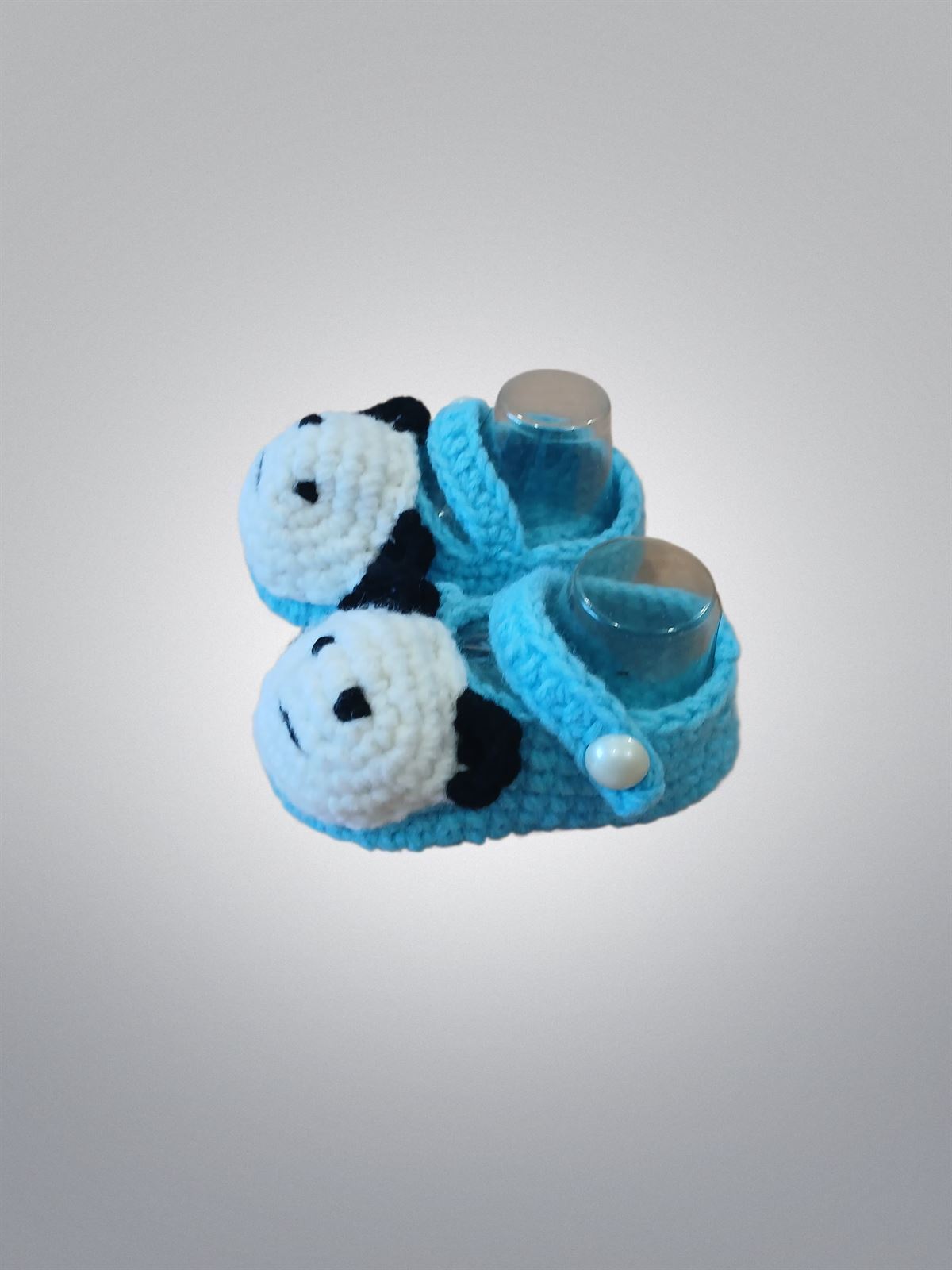 Patuco zapato azul oso panda hecho a mano a ganchillo. - Imagen 1