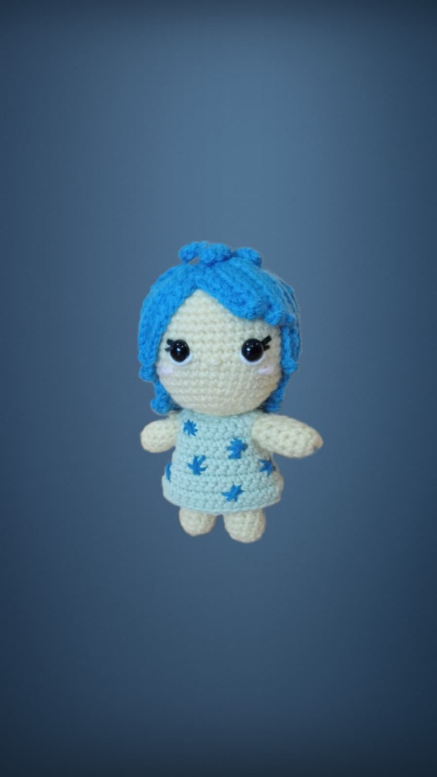 Peluche alegría inside out del revés emociones hecha a mano a ganchillo (amigurumi). - Imagen 1