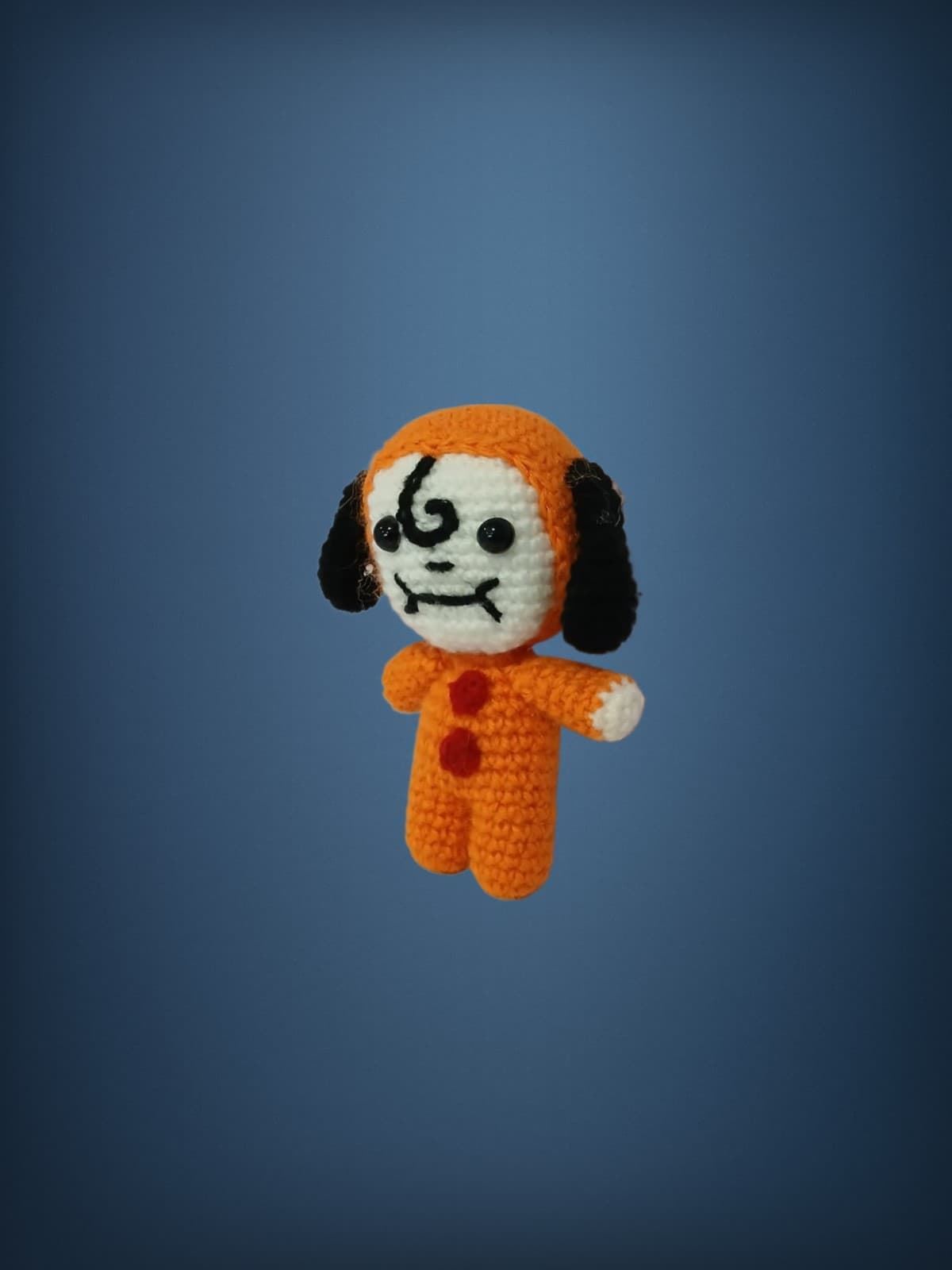 Peluche bt21 naranja hecho a mano a ganchillo (amigurumi). - Imagen 2