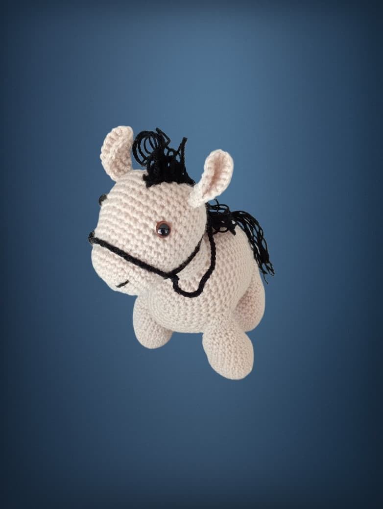 Peluche caballo hecho a mano a ganchillo (amigurumi). - Imagen 3