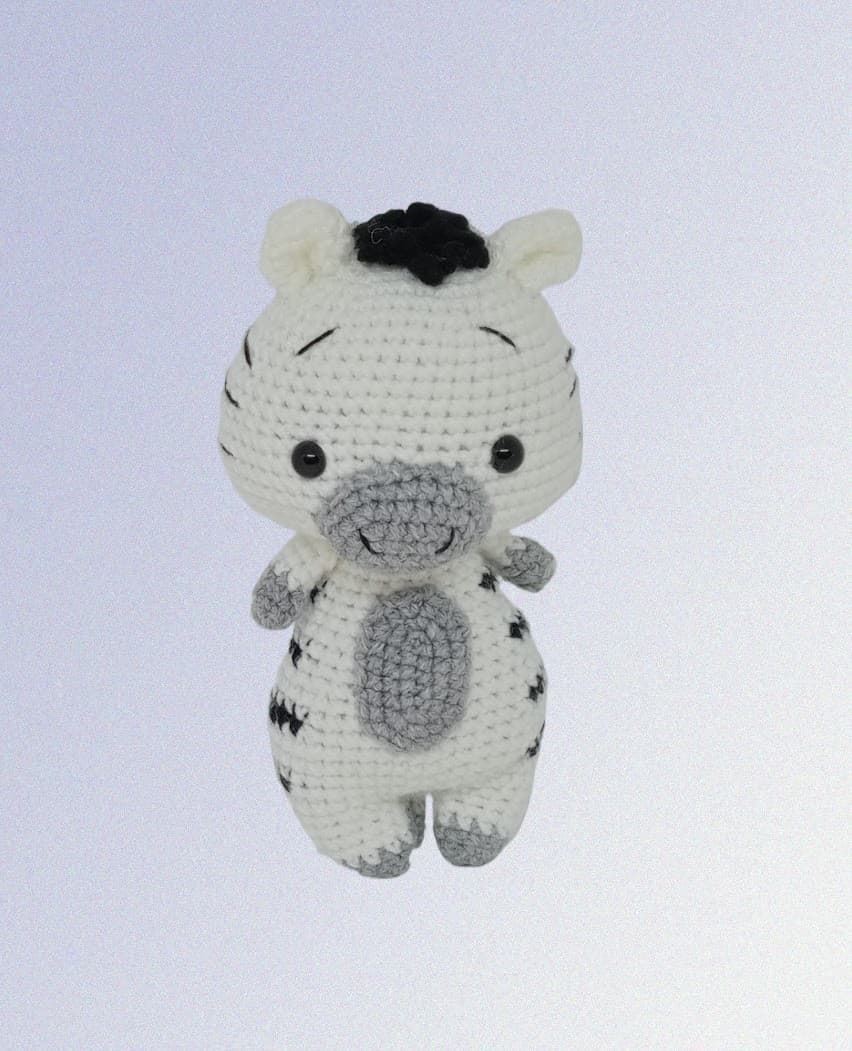 Peluche cebra hecho a mano a ganchillo (amigurumi). - Imagen 1