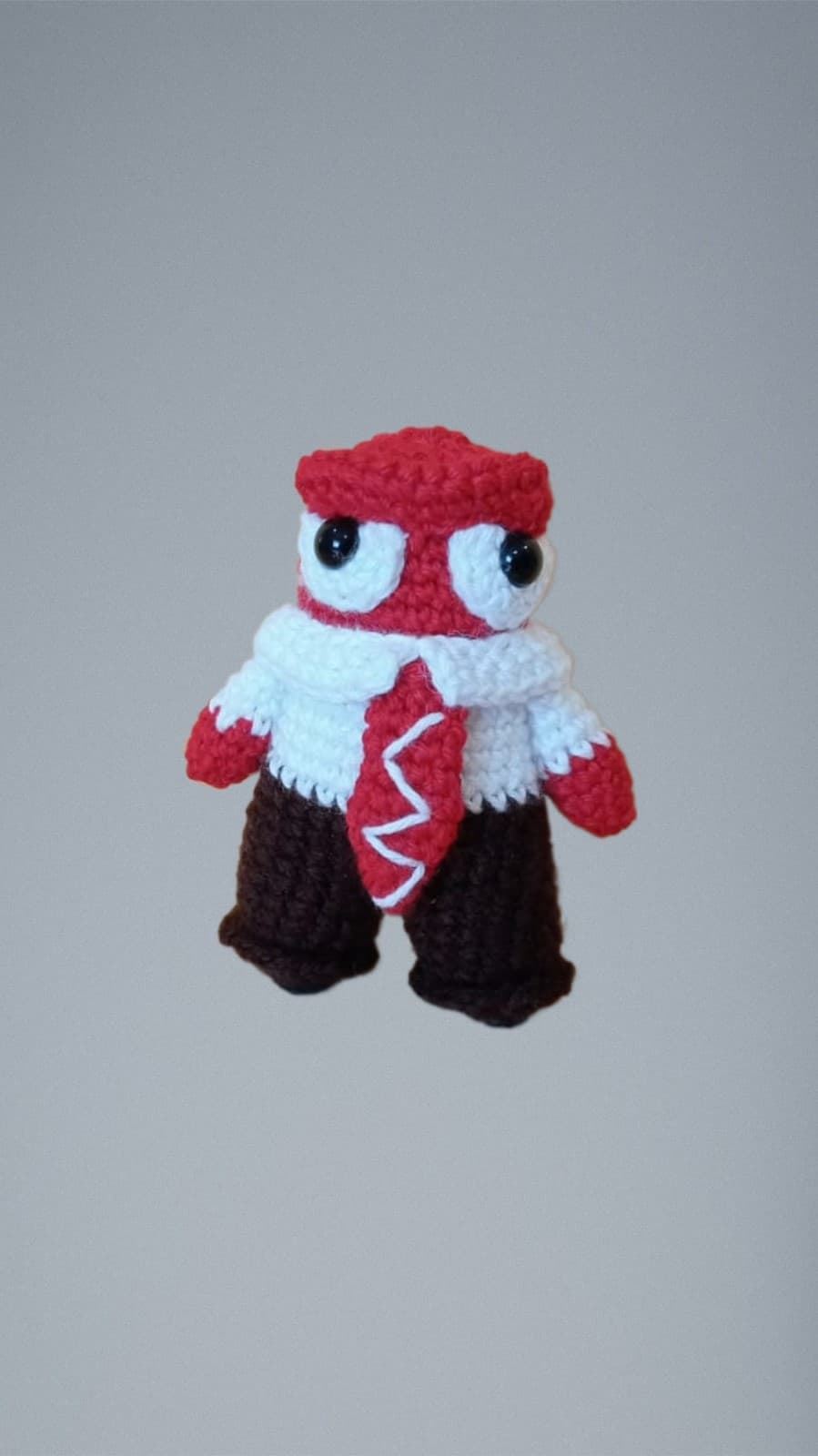 Peluche furia inside out del revés emociones hecha a mano a ganchillo (amigurumi). - Imagen 1