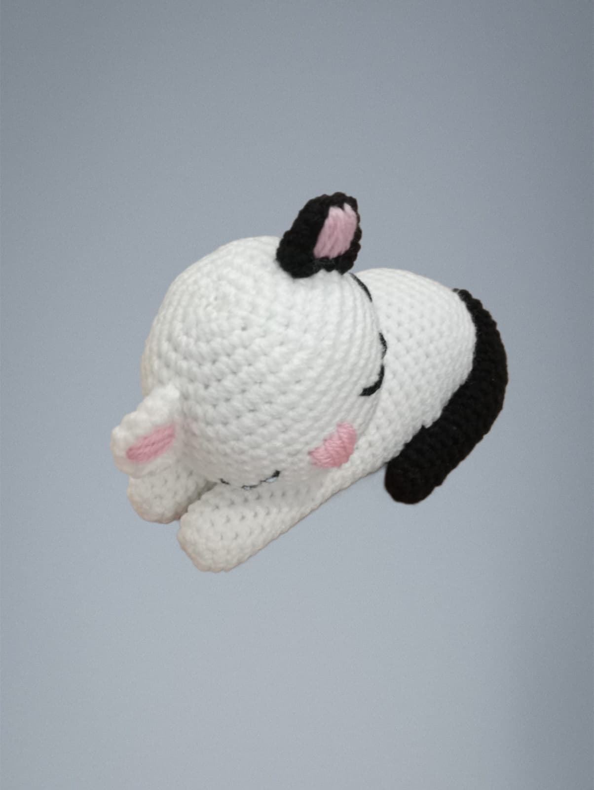 Peluche gato dormido cola negra hecho a mano a ganchillo (amigurumi). - Imagen 2