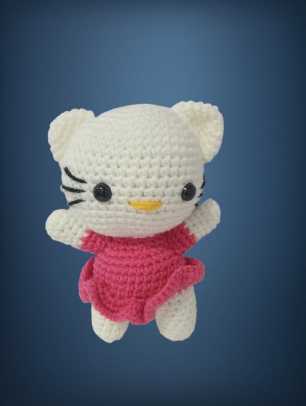 Peluche hello kitty hecho a mano a ganchillo (amigurumi). - Imagen 1