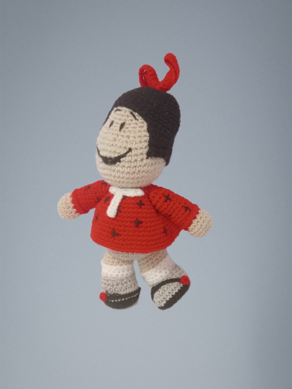 Peluche mafalda hecho a mano a ganchillo (amigurumi). - Imagen 2