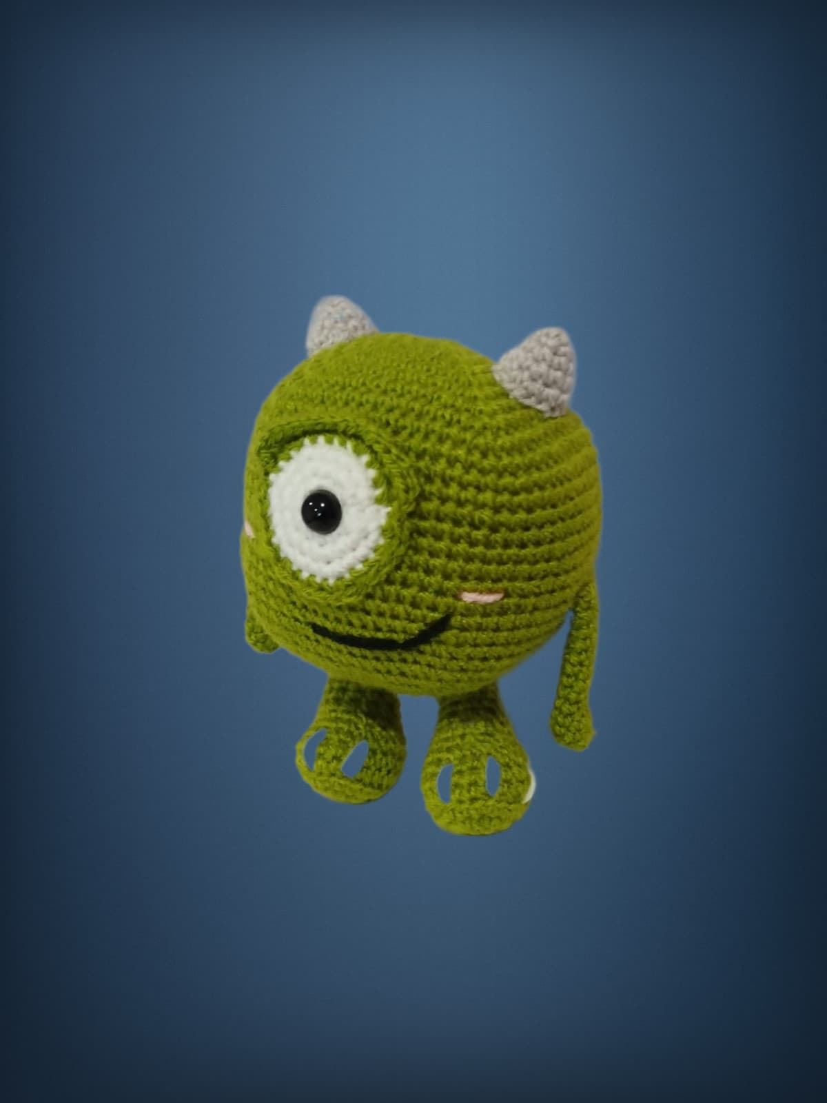 Peluche mike wazowski hecho a mano a ganchillo (amigurumi). - Imagen 2