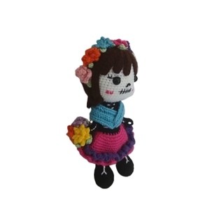 Peluche muñeca catrina hecho a mano a ganchillo (amigurumi). - Imagen 2