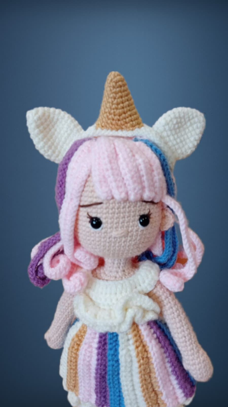 Peluche muñeca unicornio hecho a mano a ganchillo (amigurumi). - Imagen 2