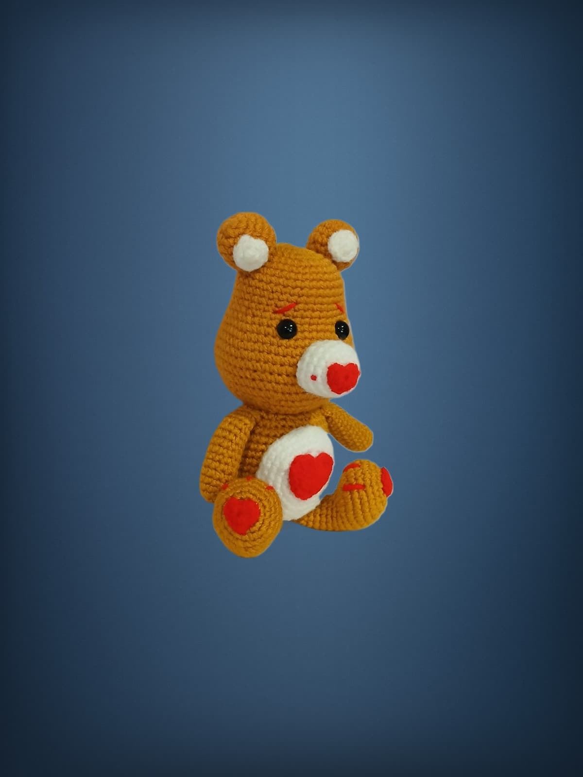 Peluche oso amoroso corazón hecho a mano a ganchillo (amigurumi). - Imagen 3