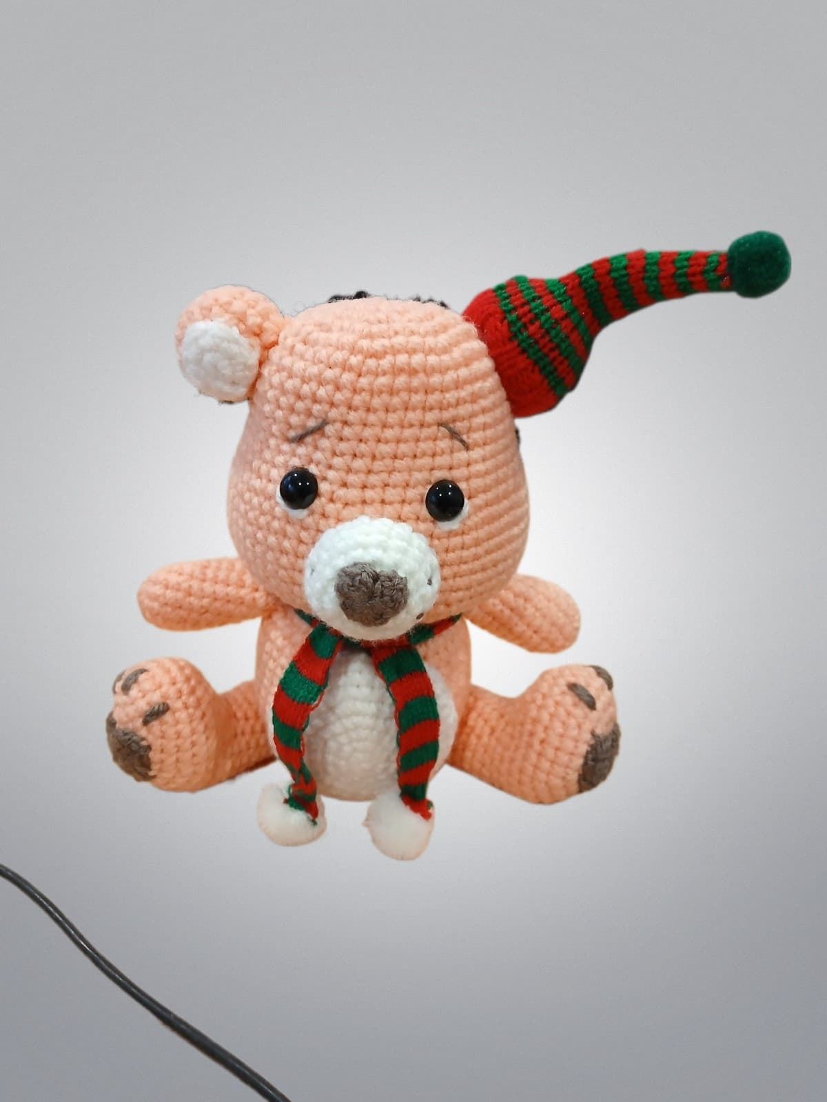 Peluche  oso navideño-navidad hecho a mano a ganchillo (amigurumi). - Imagen 1