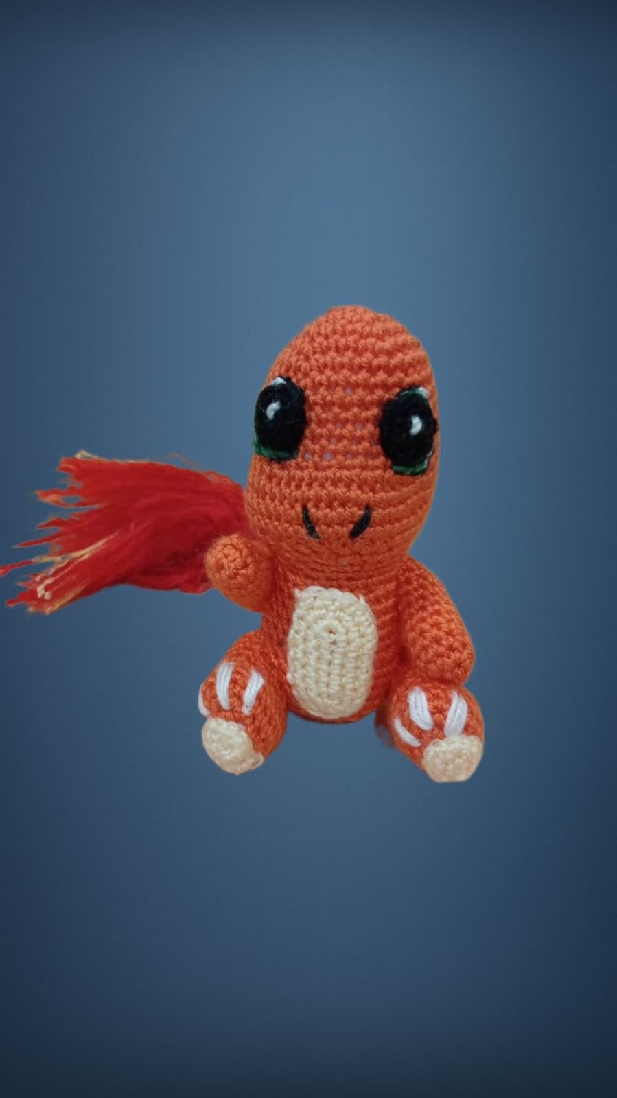 Peluche pokemon charmander hecho a mano a ganchillo (amigurumi). - Imagen 1