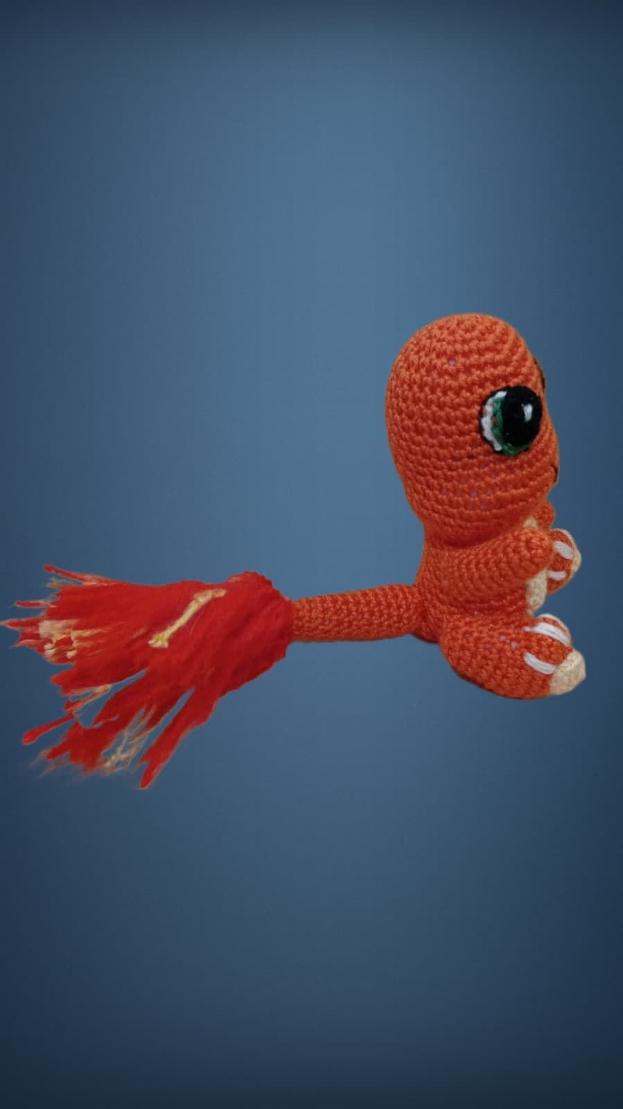 Peluche pokemon charmander hecho a mano a ganchillo (amigurumi). - Imagen 2