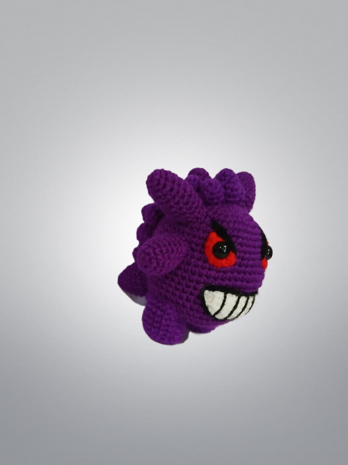 Peluche pokemon gengar hecho a mano a ganchillo (amigurumi). - Imagen 3