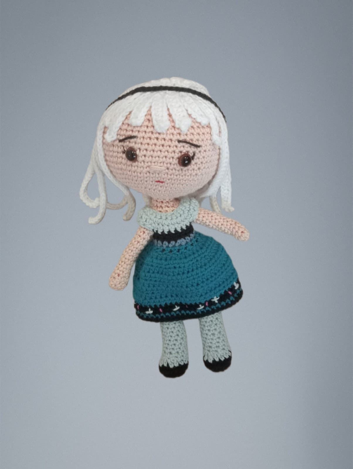 Peluche princesa elsa frozen hecho a mano a ganchillo (amigurumi). - Imagen 1