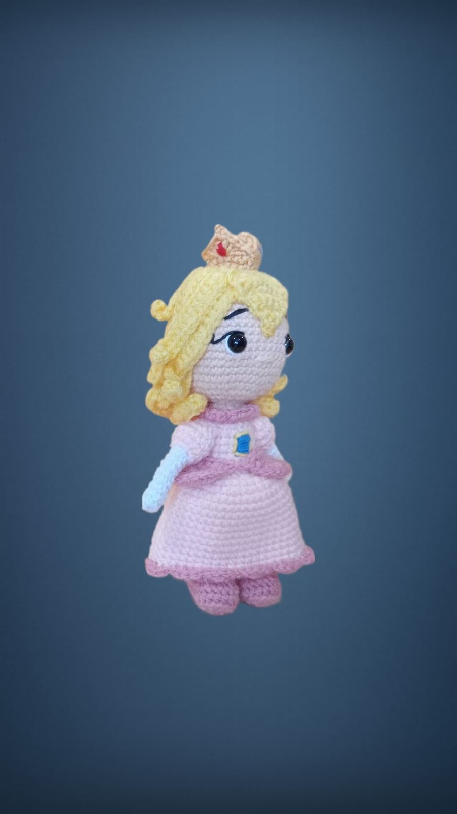 Peluche princesa peach mario bross hecha a mano a ganchillo (amigurumi). - Imagen 2