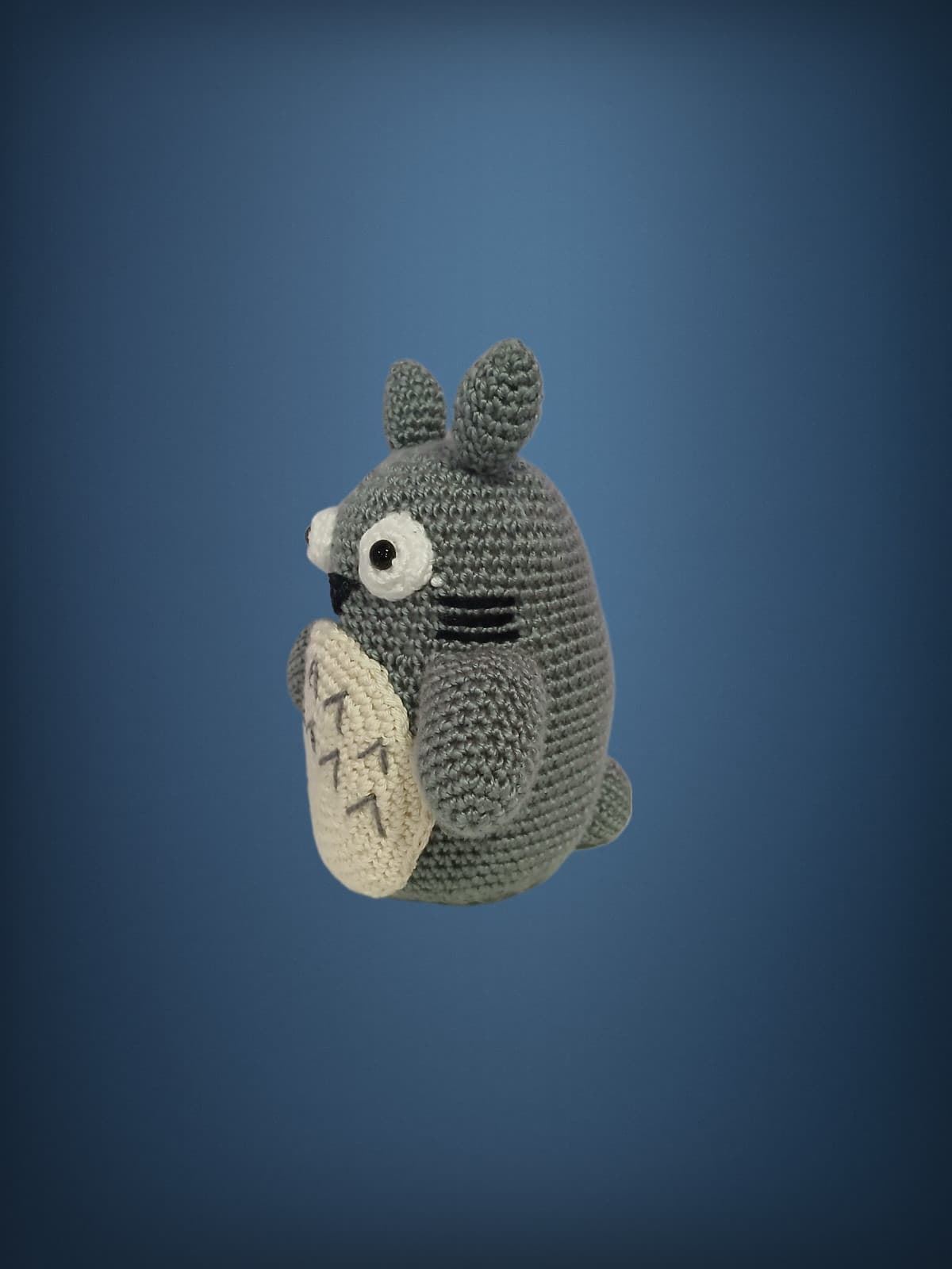 Peluche totoro hecho a mano a ganchillo (amigurumi). - Imagen 2