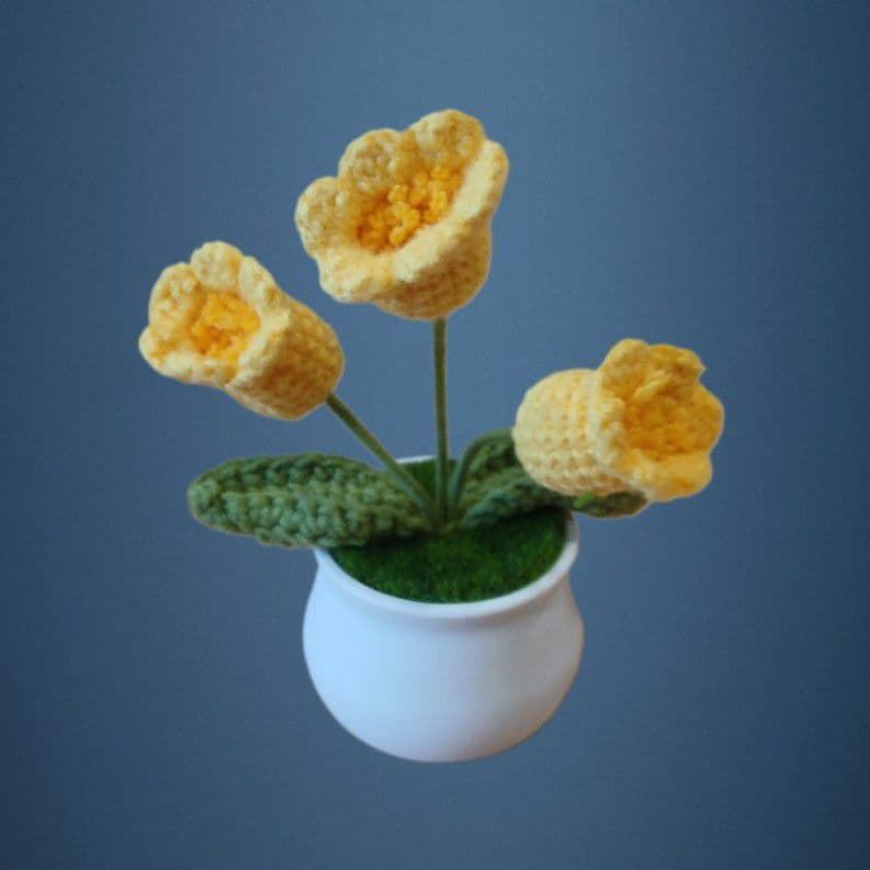 Planta con tarro blanco 3 flores amarillo hecha a mano a ganchillo (amigurumi). - Imagen 1