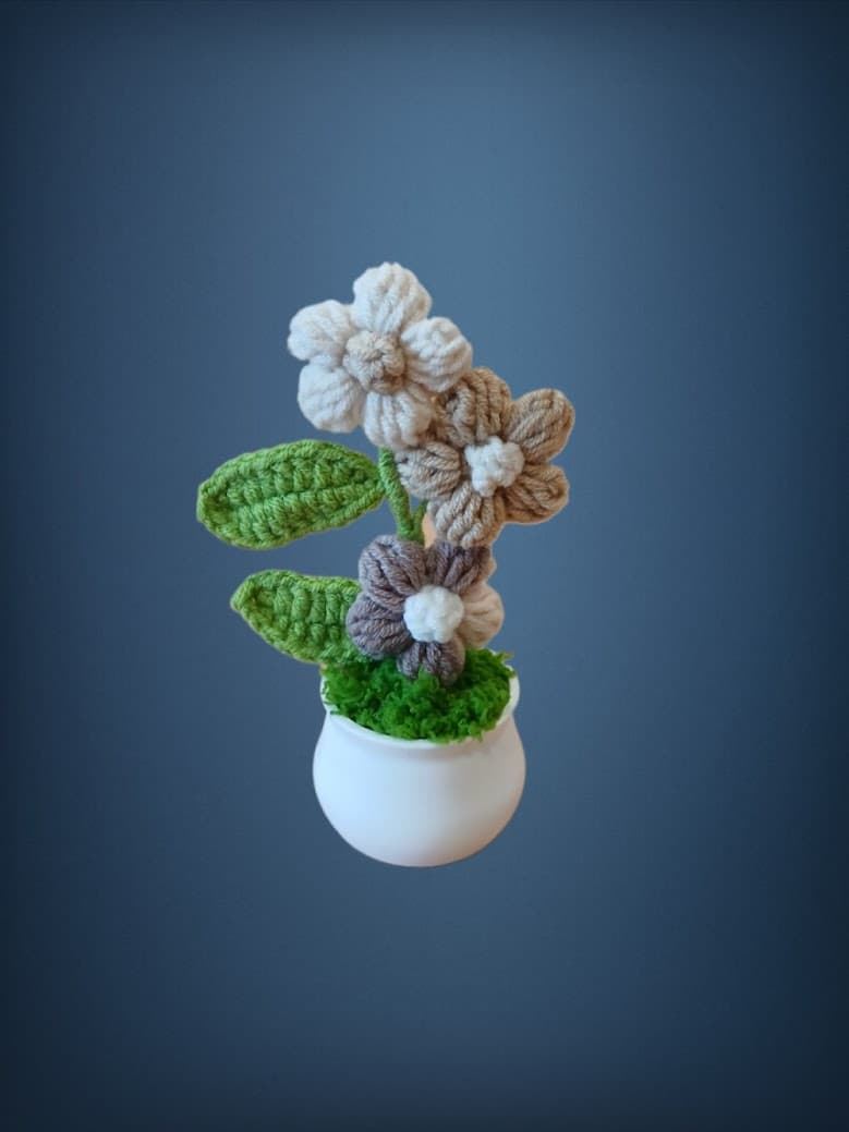 Planta con tarro blanco 3 flores marrones hecha a mano a ganchillo (amigurumi). - Imagen 2